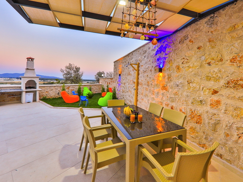 gece  -  Kasım
  | Seydikemer Karadere’de Hamamlı ve Isıtmalı Havuzlu Lüks Villa